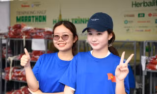 Sinh viên tình nguyện chung sức vì thành công của Tiền Phong Half Marathon 2025