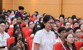 Sinh viên trường y lựa chọn ngành học bác sĩ nội trú năm 2025 Ảnh: NGHIÊM HUÊ 