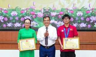 Hải Phòng thưởng 400 triệu đồng cho nam sinh đạt HCB Sinh học quốc tế 2025