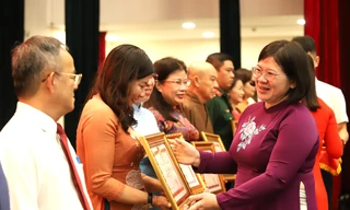 Những người thầm lặng sống, làm việc... vì người khác 