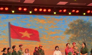 Hồi ức viết tiếp tương lai: 'Họ đã hy sinh cho tôi được sống'