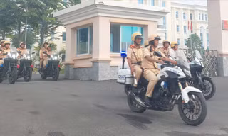 CSGT Công an TPHCM hóa trang xử lý vi phạm nồng độ cồn, ma túy