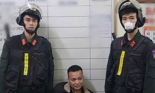 Tạm giam tài xế tông cảnh sát, 'thông chốt' kiểm tra nồng độ cồn