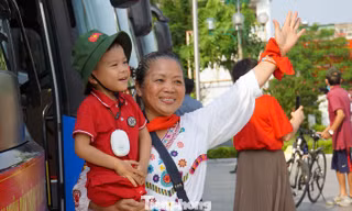 Gần 10.000 người Hải Phòng lên chuyến xe 0 đồng tham quan triển lãm Quốc gia