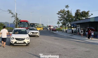 Vì sao bến phà từ chối chở khách rời đảo Cát Bà ngày chủ nhật?