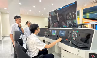 Trường ĐH đầu tiên đưa phòng mô phỏng đường sắt tốc độ cao vào đào tạo