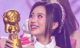 Bức hình gây sốt của Phương Mỹ Chi