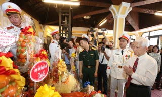 Dâng hương tưởng niệm chiến sĩ Biệt động Sài Gòn 