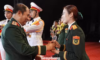 Thượng tướng Phùng Sĩ Tấn nhắn nhủ tinh thần 'đâu cần thanh niên có' tới tuổi trẻ Bộ Tổng tham mưu