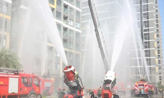 Gần 3.200 người tham gia diễn tập chữa cháy tại chung cư 