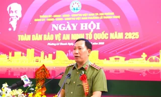Thượng tướng Lê Văn Tuyến dự ngày hội toàn dân bảo vệ Tổ quốc ở Hải Phòng