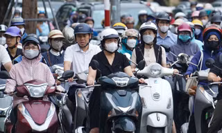 Xe máy xăng sắp rút khỏi Vành đai 1: Người dân được hỗ trợ gì?