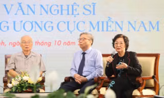 Cuộc chiến đấu thu hút trí tuệ lớn của toàn giới văn nghệ