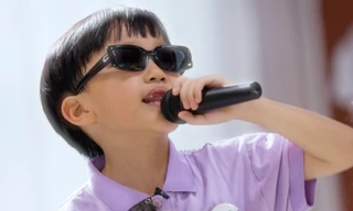 Các em bé triệu view