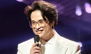 Đằng sau bộ trang phục gây tranh luận của Hà Anh Tuấn