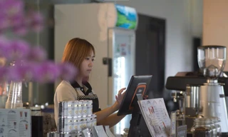 Nâng bước thủ khoa: Hành trình 'vượt lên chính mình' của hai tân sinh viên có hoàn cảnh éo le