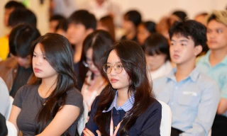 Sinh viên đối mặt nguy cơ 'tụt hậu' khi AI bùng nổ