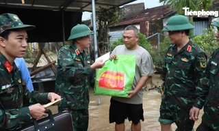 Tổng cục Chính trị và Quân khu 5 tiếp sức đồng bào vùng lũ Gia Lai