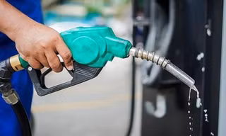 Thống nhất giảm mạnh thuế xăng dầu