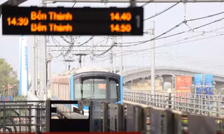 TPHCM khuyến khích đi metro, xe buýt đến trung tâm hành chính công