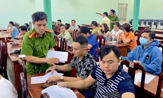 Công an mời đại diện ngân hàng, tiệm vàng đến tuyên truyền chống trộm cướp, lừa đảo