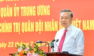 Tổng Bí thư Tô Lâm: Hiện đại hóa con người trước khi hiện đại hóa vũ khí, trang bị