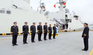 Biên đội tàu Hải quân tổng duyệt đón Bộ trưởng Quốc phòng Việt Nam - Trung Quốc