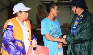 Vùng 3 Hải quân hỗ trợ người dân Đà Nẵng 2,5 tấn lương khô, gạo và nhiều nhu yếu phẩm 