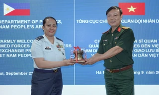 Sĩ quan trẻ Việt Nam và Philippines bàn cách đầu tư cho tương lai