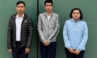 Ba cán bộ một ngân hàng chi nhánh Kiến Thụy (Hải Phòng) tại cơ quan điều tra.