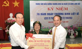 Bí thư Thành ủy TPHCM Nguyễn Văn Nên thăm hỏi thương, bệnh binh