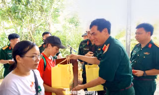 Bàn giao những mái ấm đầu tiên cho đồng bào vùng lũ Lai Châu