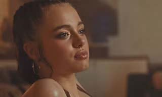 Không nhận ra con gái Angelina Jolie và Brad Pitt 