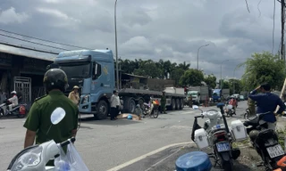 Va chạm với xe đầu kéo, người phụ nữ tử vong tại chỗ