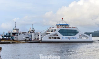 Hải Phòng dỡ lệnh cấm biển, phà chở khách ra Cát Bà trở lại hoạt động