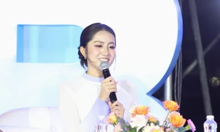 Hoa hậu Hà Trúc Linh, Bảo Ngọc lan tỏa nét đẹp truyền thống Việt Nam trước chợ Bến Thành