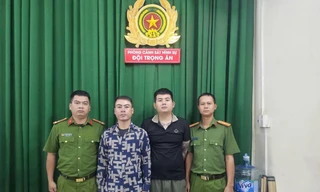 Khởi tố nhóm cho vay nặng lãi, buộc người vay thế chấp clip nhạy cảm