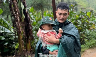 Bộ đội Biên phòng lấy thân mình làm ‘lá chắn sống’ bảo vệ nhân dân, hoàn thành nhiệm vụ kép