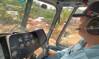 Hình ảnh vùng lũ Nghệ An nhìn từ trực thăng bay cứu hộ khẩn cấp