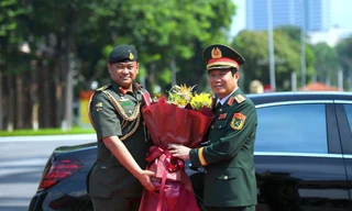 Đại tướng Nguyễn Tân Cương và Tư lệnh Quân đội Hoàng gia Brunei hội đàm tại Hà Nội