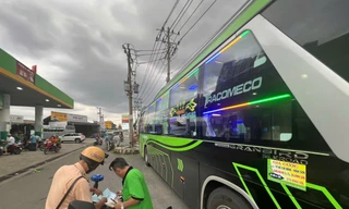CSGT xử lý hàng loạt xe khách vi phạm tại TPHCM
