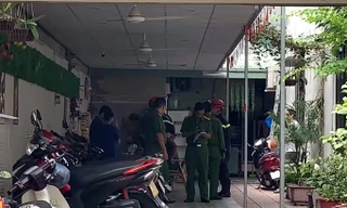 Cháy nhà 4 tầng ở TPHCM, nghi do nổ bình gas