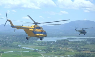 Quân đội chuẩn bị 5 máy bay và 15 tấn lương khô, thịt hộp cứu trợ miền Trung