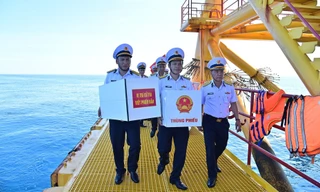 Những lá phiếu đặc biệt trên thềm lục địa phía Nam 