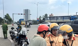 Bị kiểm tra nồng độ cồn: Tài xế nói 'uống cho khỏe’, 'cho em xin'