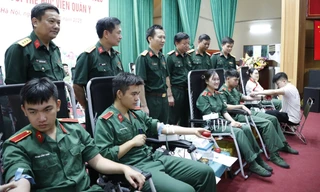 Đoàn viên Học viện Quân y thực hiện nghĩa cử cao đẹp