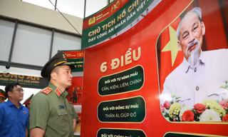 Khai mạc triển lãm ‘Công an TPHCM - Tiếp bước truyền thống anh hùng’