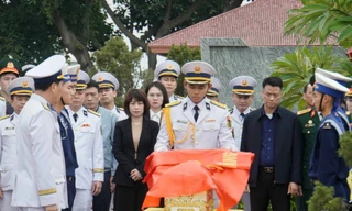 Trao bằng Tổ quốc ghi công chiến sĩ Hải quân đánh bộ hy sinh tại đảo Tốc Tan A 