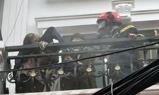 Giải cứu 3 người trong vụ cháy lúc rạng sáng ở Hải Phòng