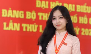Nữ sinh là đại biểu trẻ nhất Đại hội Đảng bộ TPHCM lần thứ I